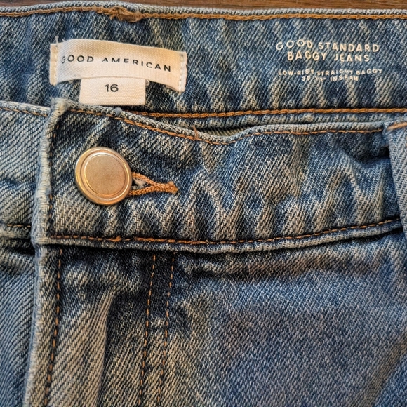 Good American Denim - Good American Light Blue Relaxed Baggy Jeans Size 16 Plus / 30.5" Inseam.